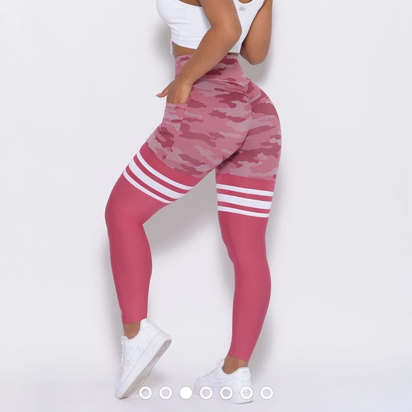 ❌Sold❌ Bombshell Sportswear leggings - Picture 3 of 8